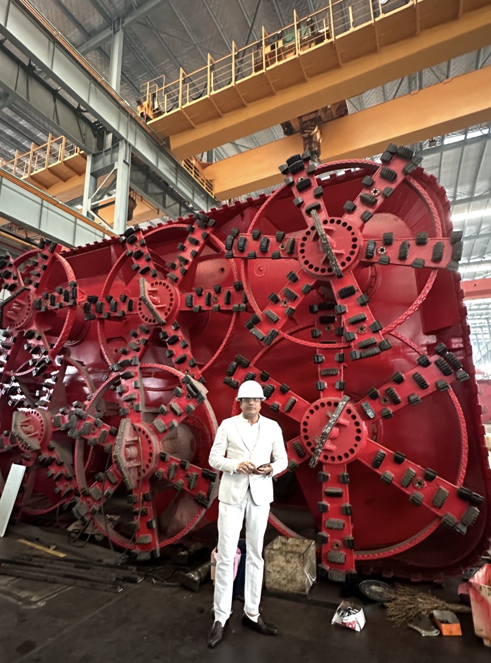 Inspecting a large pipe-jacking cutterhead